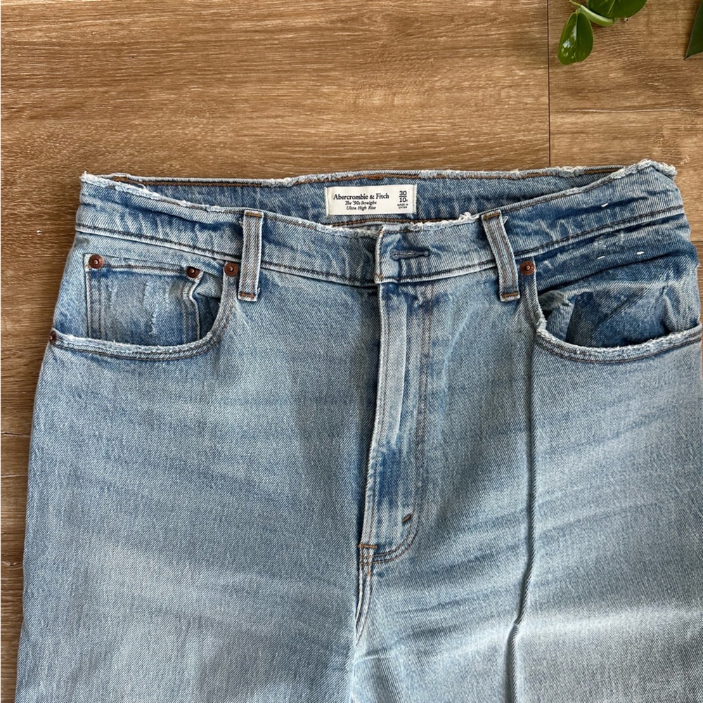 Abercrombie Ultra High Rise 90s Straight Jean - Picture 6 of 7